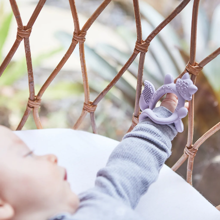 b.box-wrist teether - peony